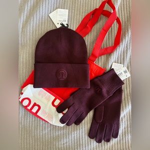 NWT Lululemon Set: Gloves, Hat, Bag
